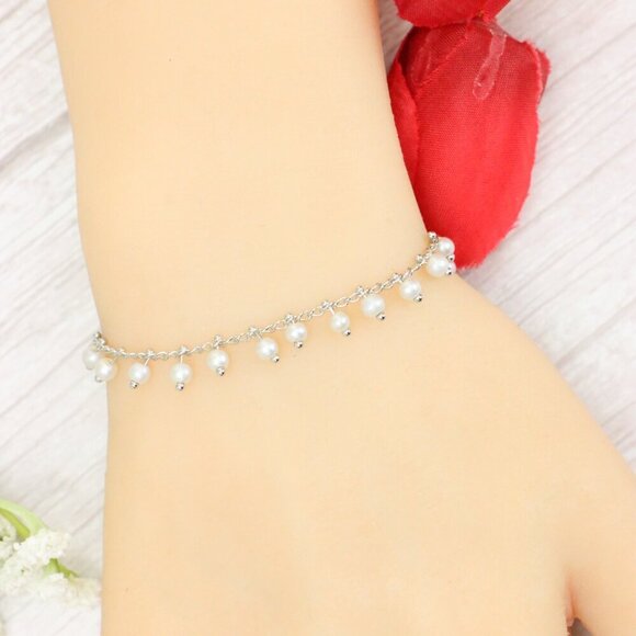 "Trendy Handmade Bracelet – A Thoughtful Gift for Girls & Women | UNVRC1716 - Picture 4 of 10